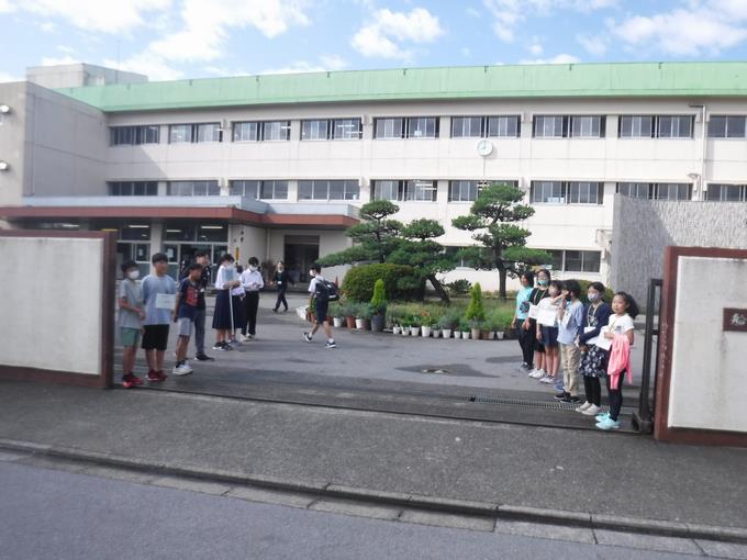 小・中合同あいさつ運動