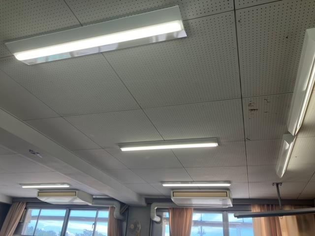 LED照明交換工事