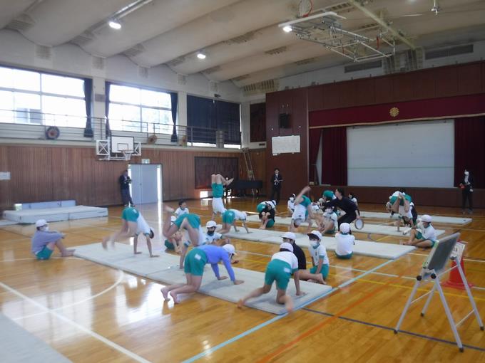 マット運動@6年生