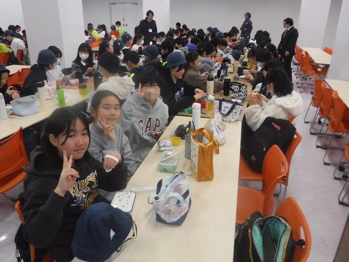昼食タイム