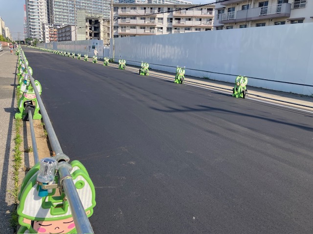 学校前の道路