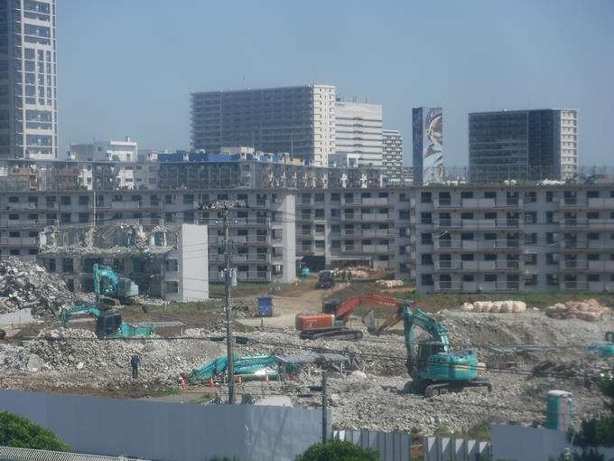 団地の解体工事
