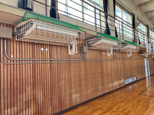 体育館のエアコン