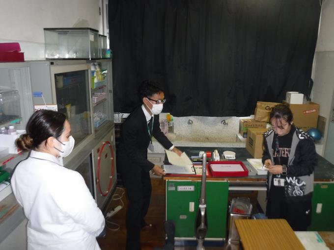 理科室薬品検査