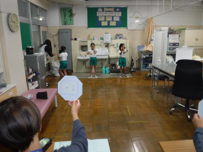 視力検査＠2年生