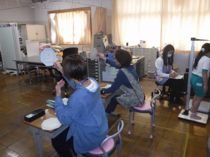 視力検査と身体測定＠3年生