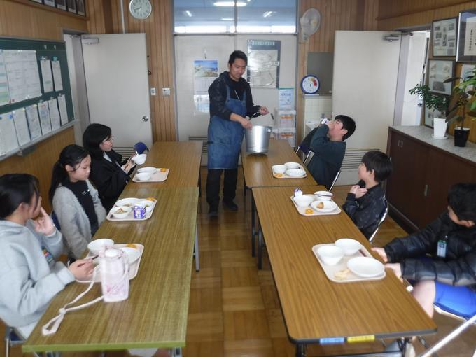 校長室会食＠おかわりが届きました