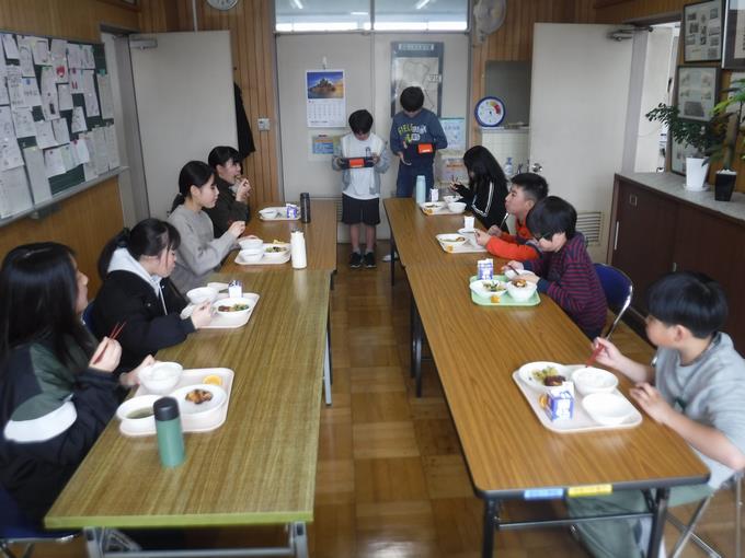 5年2組から汁物の紹介がありました