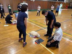 心肺蘇生の訓練の様子