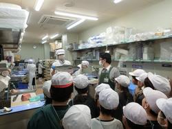 見学の様子(1)