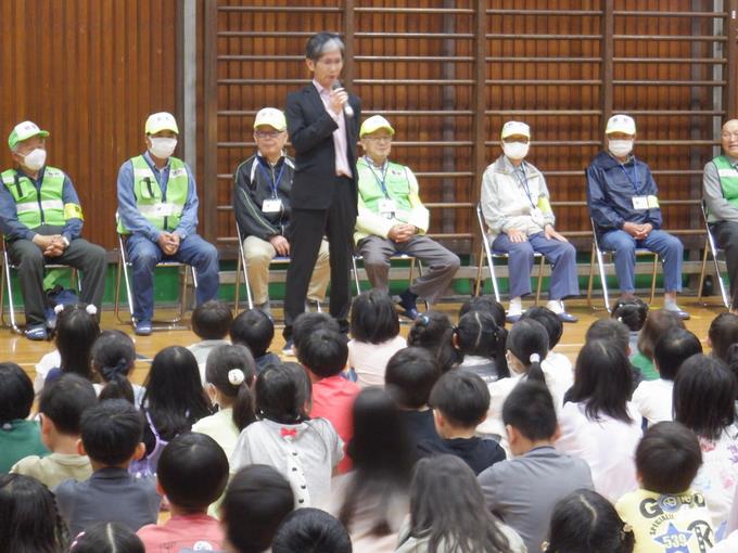 全校集会