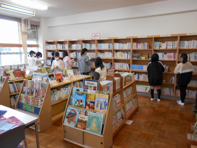 1組 図書室①