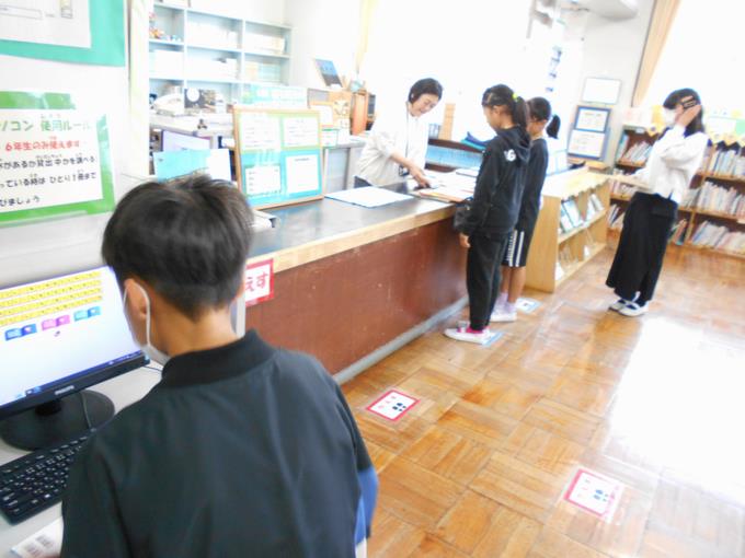1組 図書室②