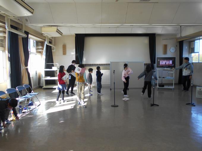 ダンスも踊ります。