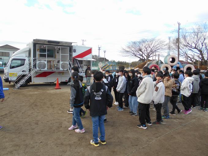 5年生「起震車体験」