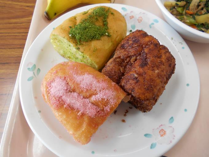 三色揚げパン(イチゴ・ココア・抹茶)