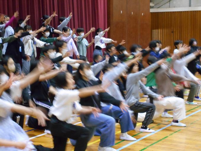 6年生の歌とダンス
