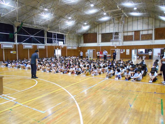 全校朝会