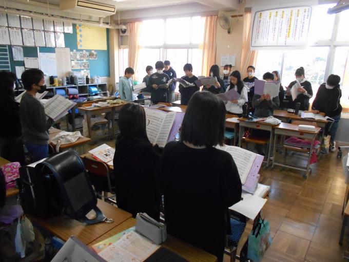 6年2組　歌の練習です。
