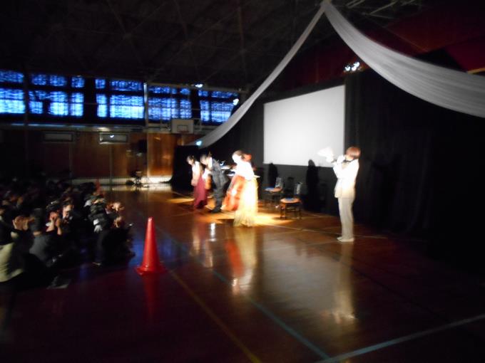 ヴァイオリン・チェロ・ピアノよる生演奏