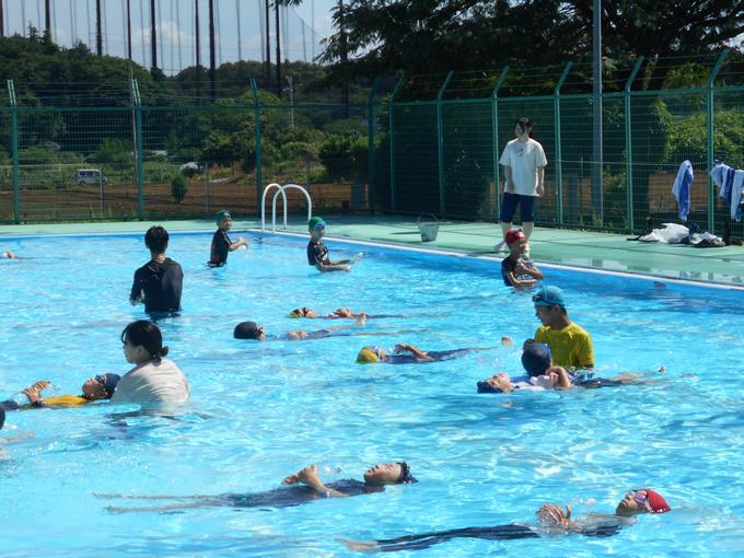 着衣水泳の様子