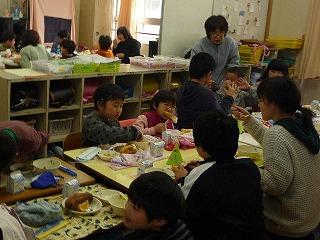 楽しく給食を食べました