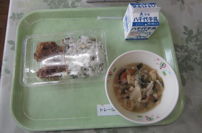 給食