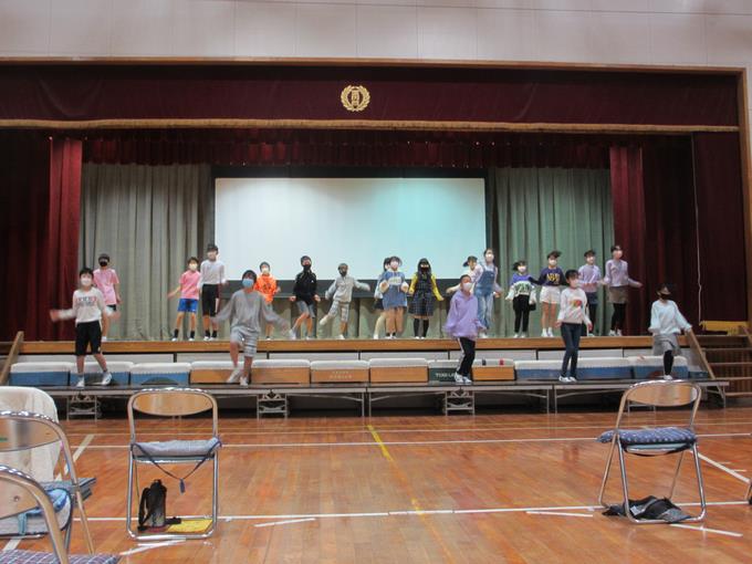 Yajiuのダンス対決?!