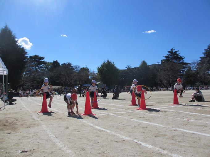 とんでくぐってゴールをめざせ!