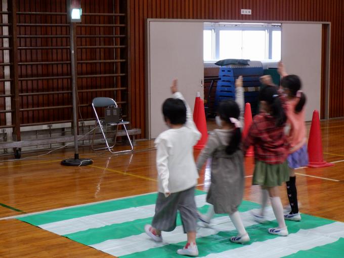 信号機と横断歩道で実践