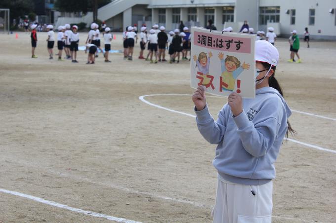 走った週数を間違えないように、帽子をはずします