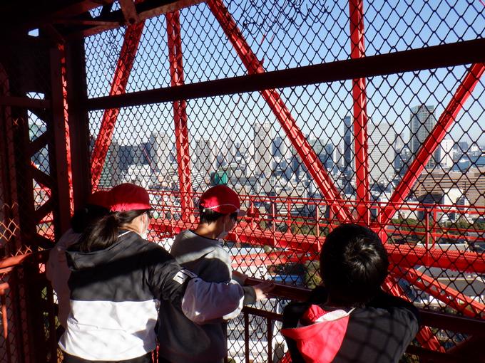 東京タワーは階段で上ります