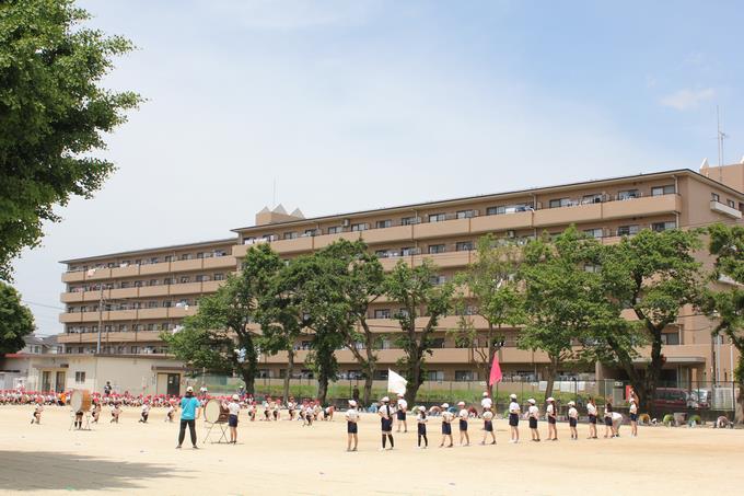 応援団のエール交換の練習です