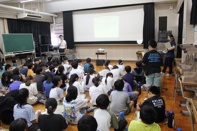 調べた情報が正しいか判断する方法を発表しています