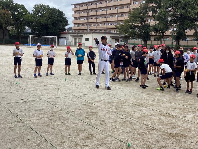 ボールの投げ方の指導をしてくださいました。