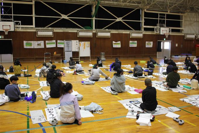 エアコンがあるので暖かい体育館で行います