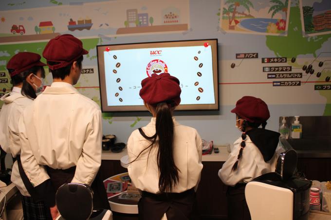 コーヒーショップの店員さんです！