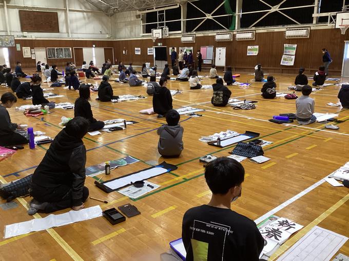 高校生の紹介から始まりました