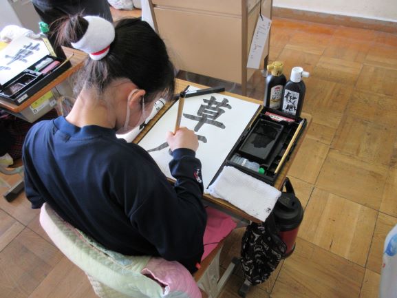 丁寧に書いています