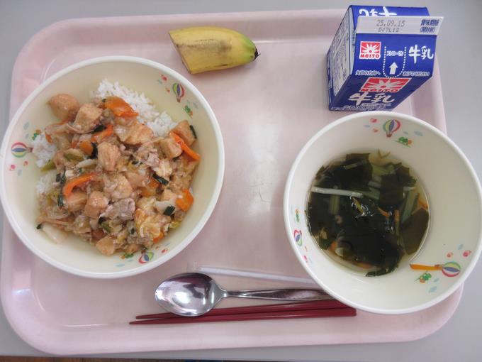今日の給食(豚キムチ丼)