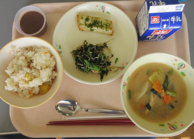 今日の給食(秋の味覚)