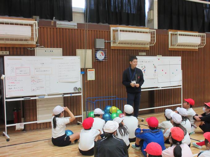 しっかりと話を聞いています