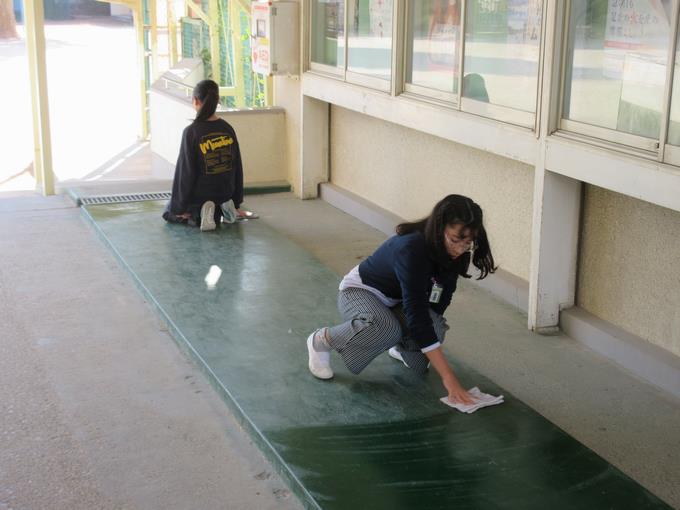 渡り廊下もきれいに