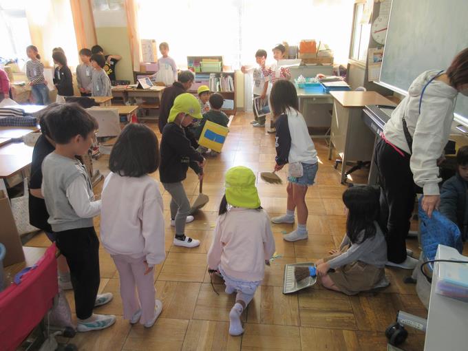 幼保小交流③(掃き掃除)