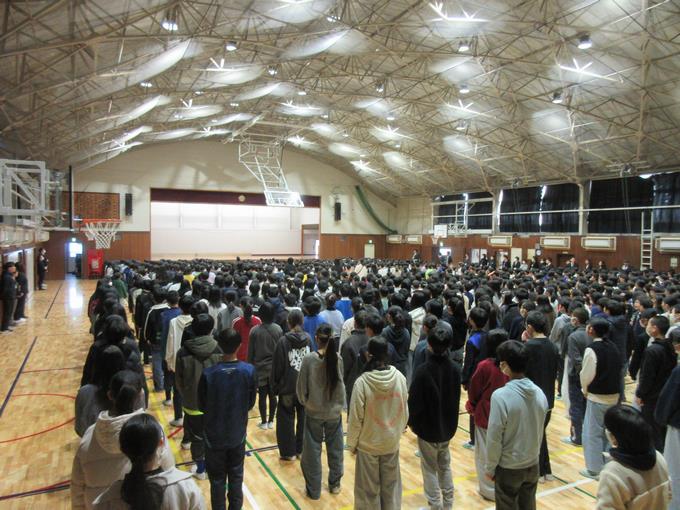 約1000人での校歌斉唱