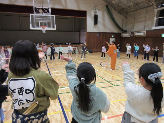 一緒に踊りました