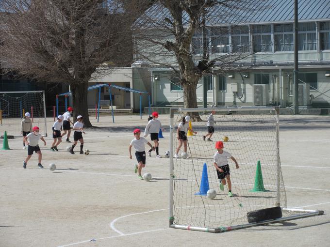 4年生「サッカー」①