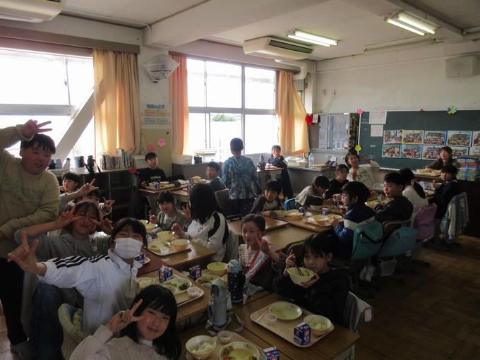 4年生給食の様子②