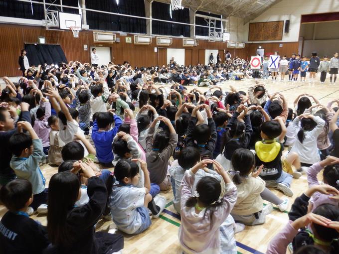 全校○×クイズ