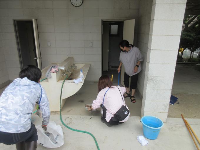 トイレもピカピカに